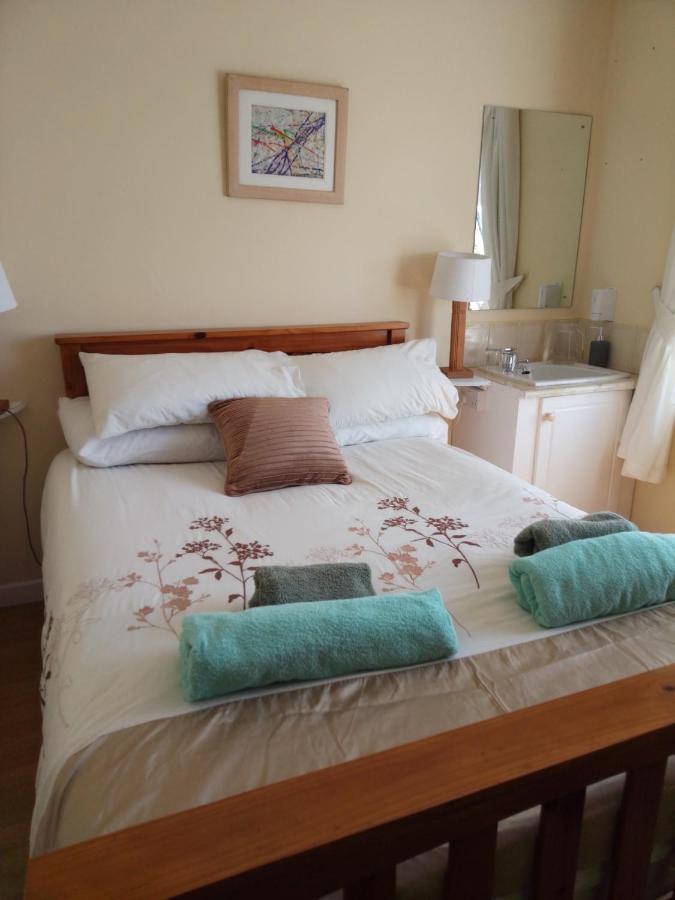 Room In Bungalow - Very Nice View With This Room Снийм Екстериор снимка